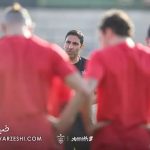 صحبت کوتاه وحید هاشمیان با بازیکنان پرسپولیس/ درخواست ویژه از سرخ‌پوشان در آخرین تمرین