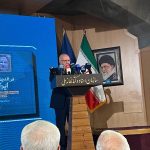 رونمایی از کتابِ اسحاق جهانگیری با حضور محمدجواد ظریف و بیژن نامدارزنگنه/ «در اندیشه ایران» نه خاطره‌گویی‌ست و نه آرزواندیشی